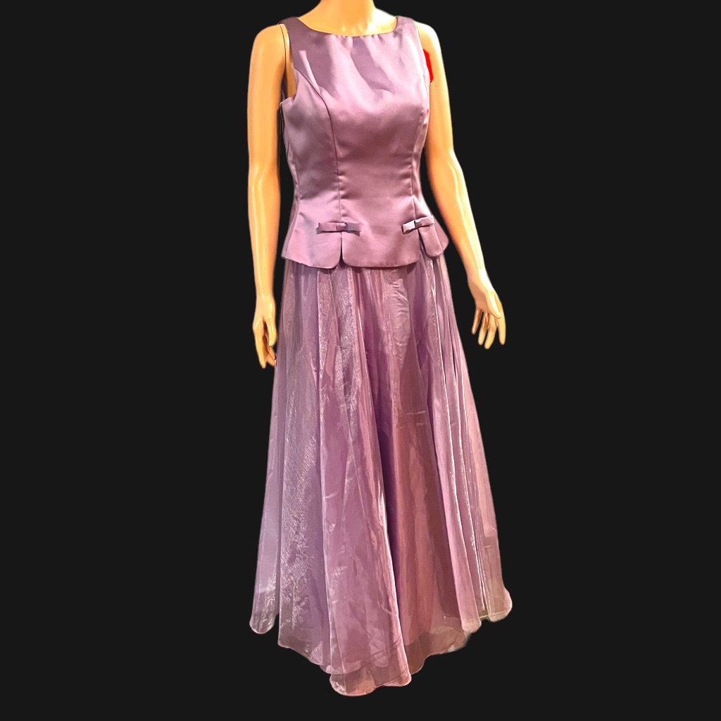 Lilac Evening Gown By Laura Ryner For Dave Johnny. Like New, Gently Worn